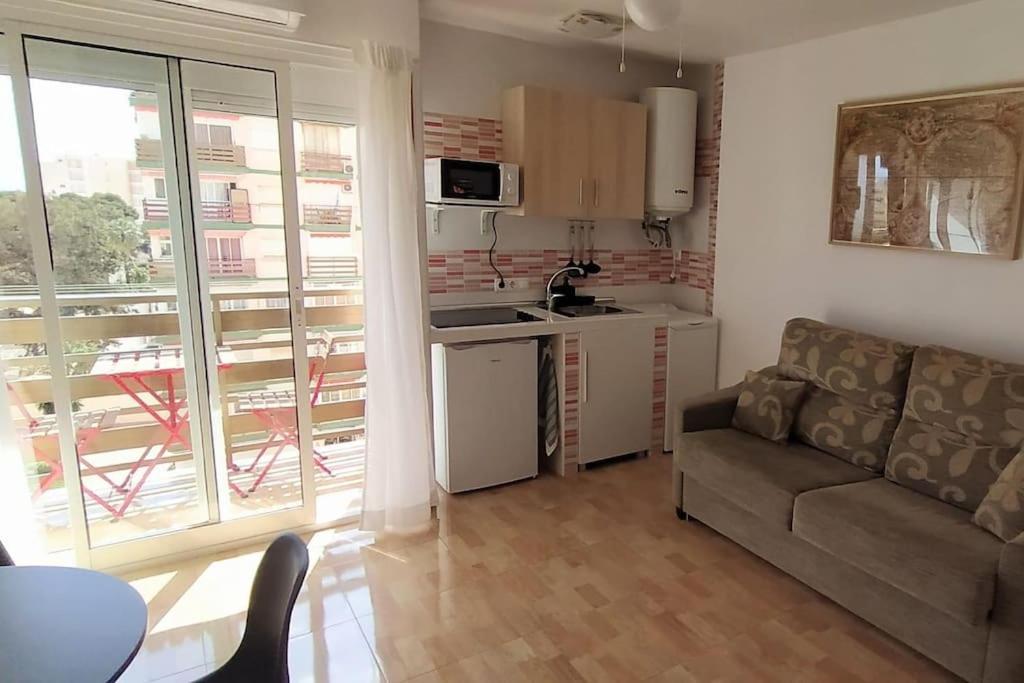 Estudio Con Vista Al Mar A 200 Mts De La Playa Benalmádena Exterior foto